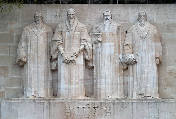 제네바 공원에 있는 종교개혁자들의 동상(왼쪽부터 파렐, 칼빈, 베자, 녹스이다).