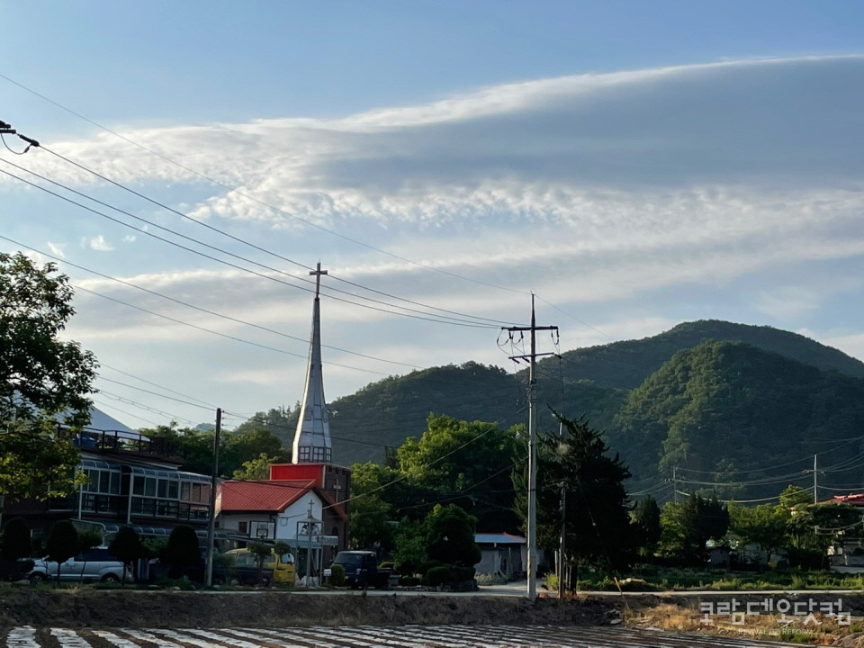 2022년 여름 충북 단양의 느티교회 봉사현장의 모습