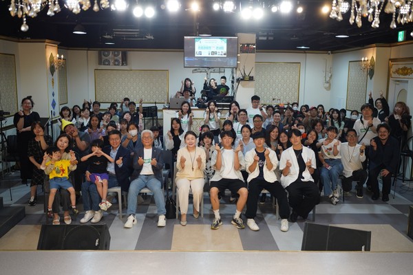 아름다운피켓(유튜브‘포리베’)과 주사랑공동체(베이비박스)가 공동 주최한 ‘프로라이프 토크 콘서트’ 단체사진.