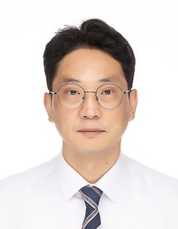한꿈교회 담임 김덕연 목사