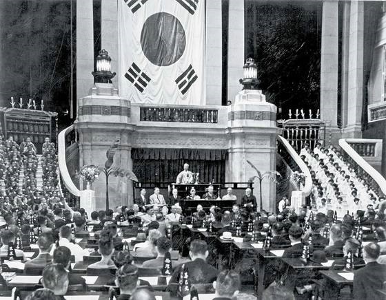 제헌국회 개원사진-출처: 이승만기념관